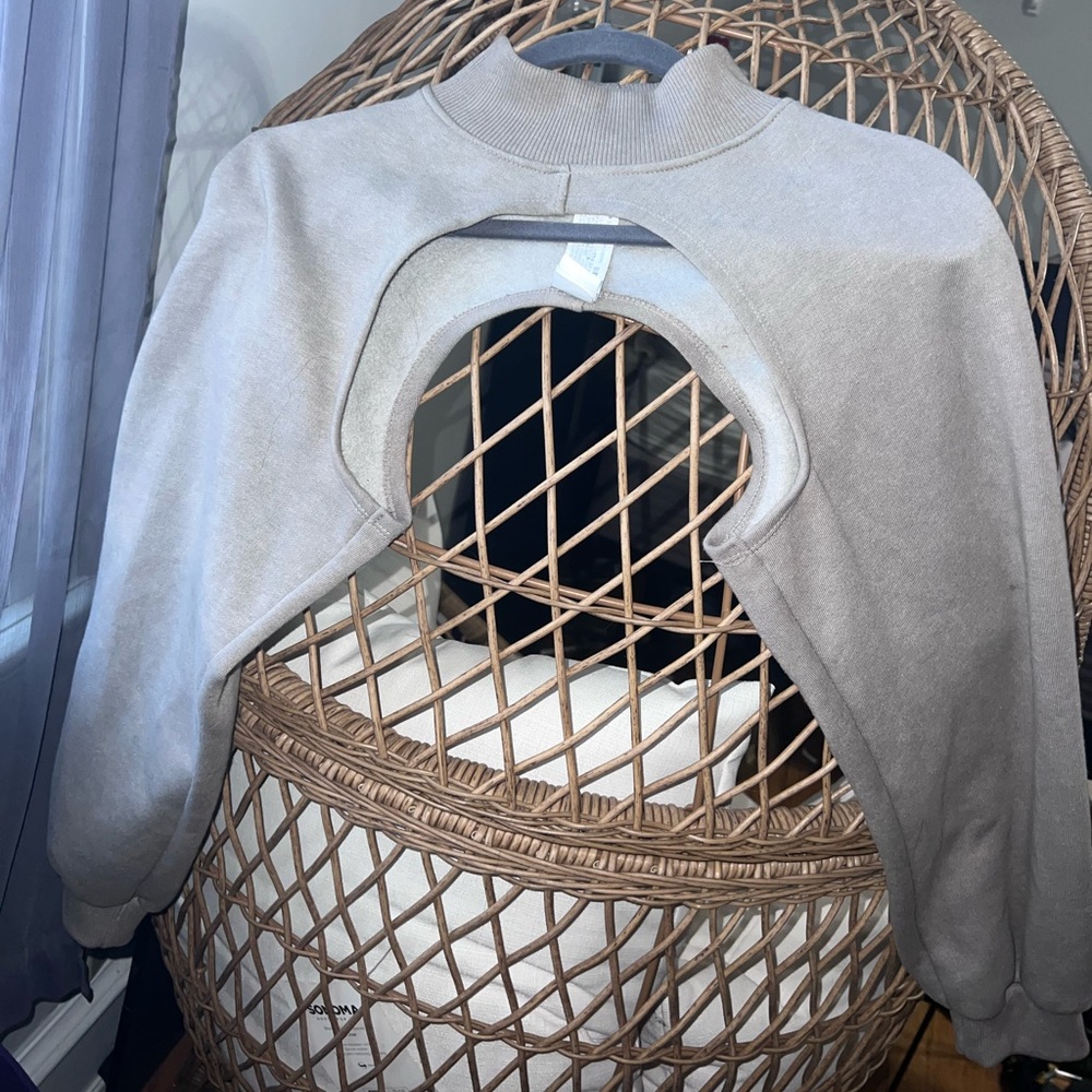 Zara sweater top